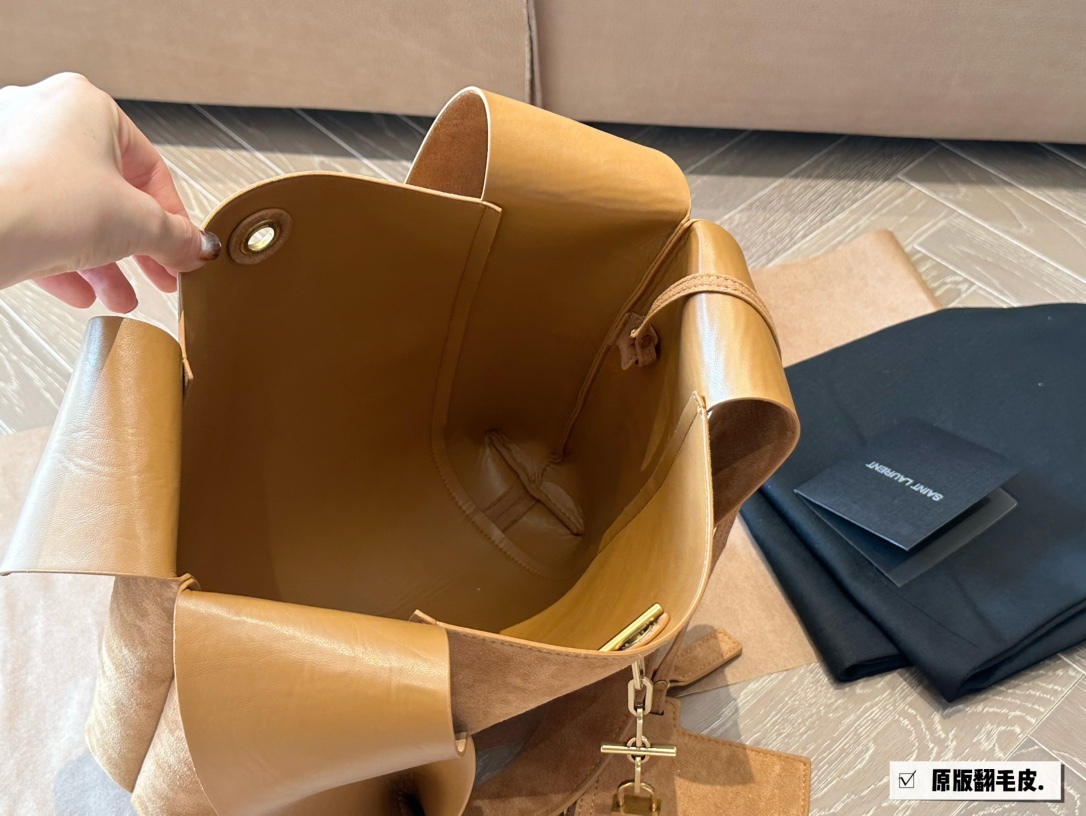 YSL Beige Vintage-Inspired Bag 159