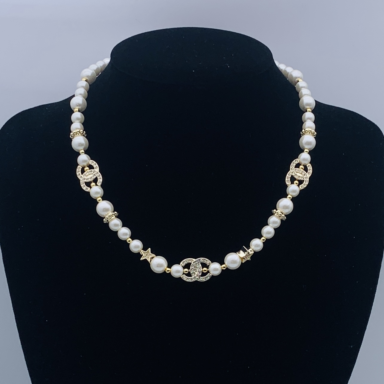 Chanel Silver Vintage-Inspired Necklace 836