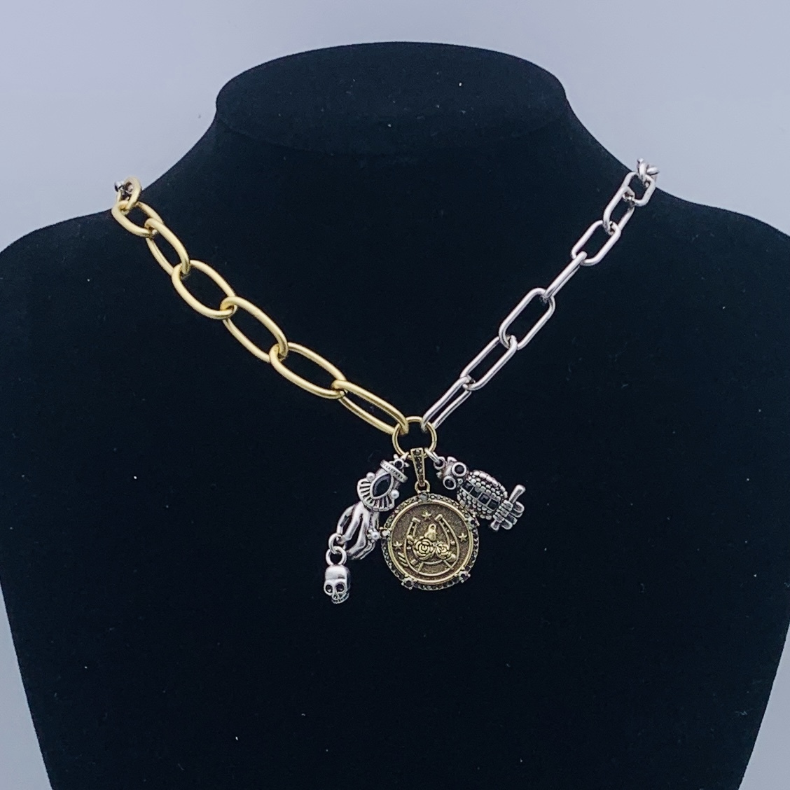 Alexander McQueen Silver Vintage-Inspired Necklace 064