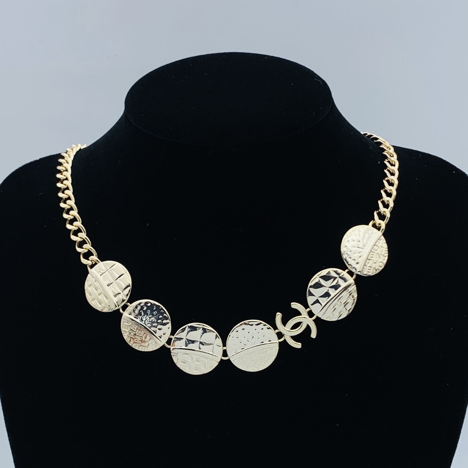 Chanel Silver Vintage-Inspired Necklace 865