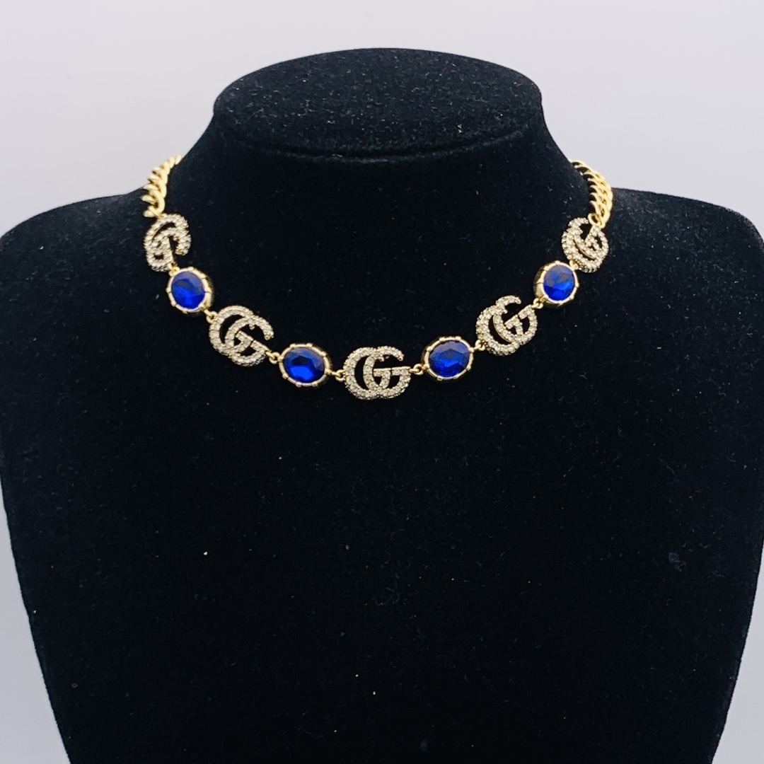 Gucci Silver Vintage-Inspired Necklace 366