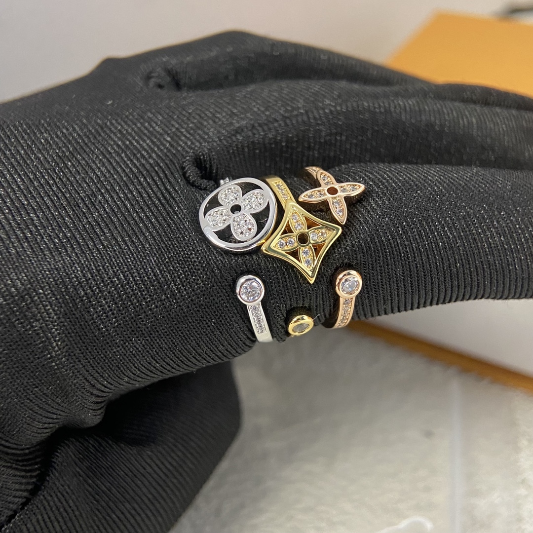 LV Silver Vintage-Inspired Ring 603