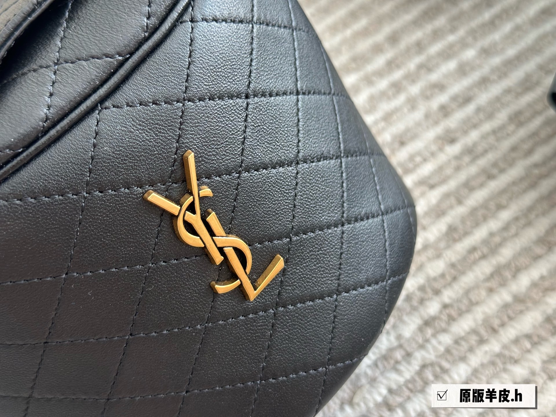 YSL Gold Logo-Accented Bag 157