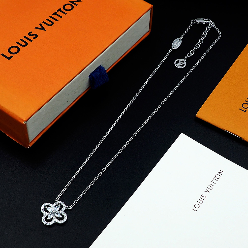 LV Silver Logo-Accented Necklace 135