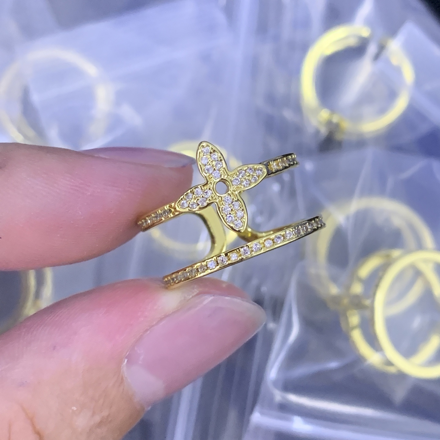 LV Gold Logo-Accented Ring 644