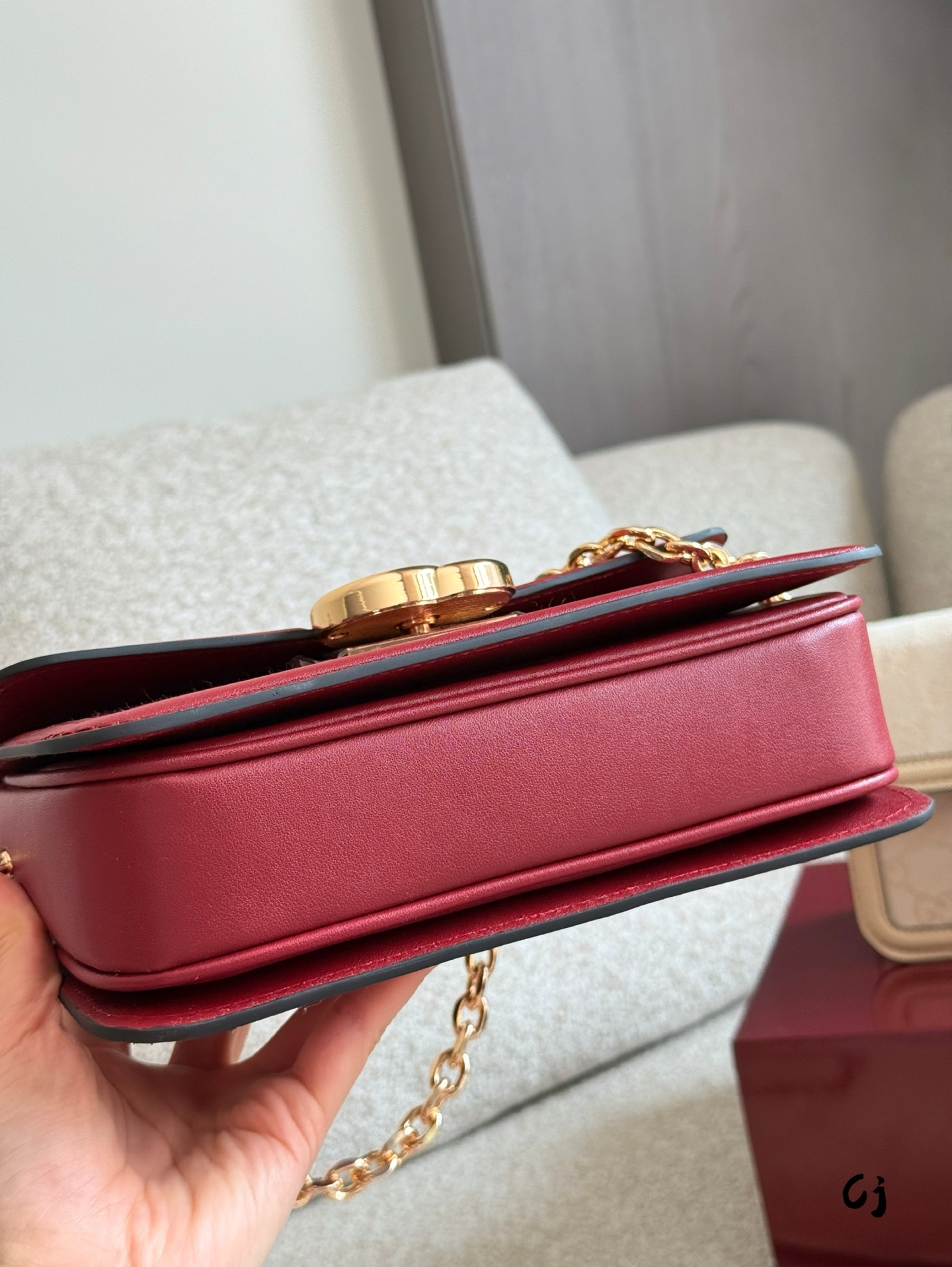 Gucci Rose Gold Logo-Accented Bag 557