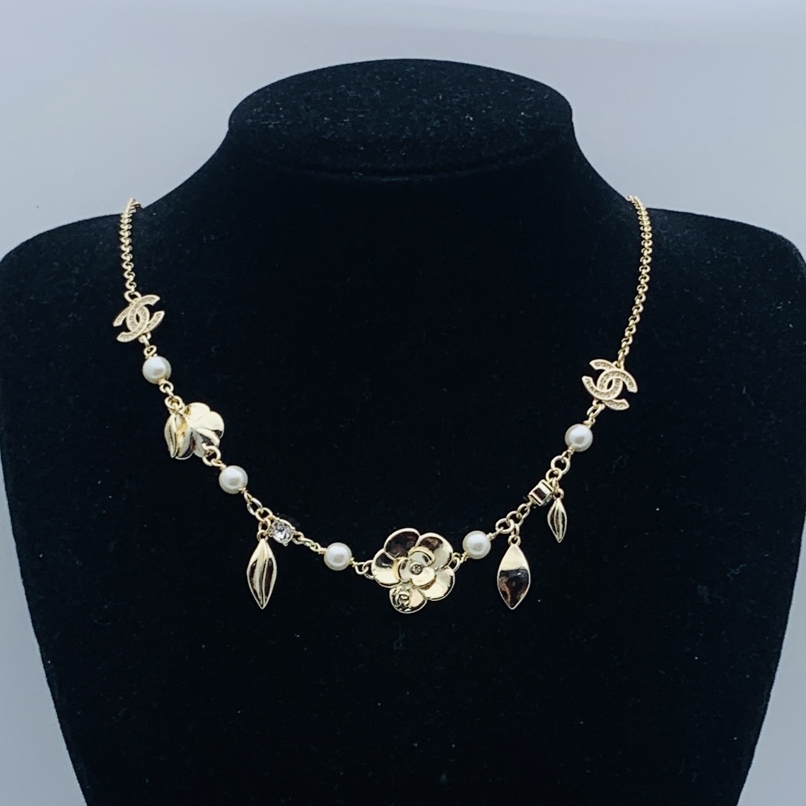 Chanel Silver Vintage-Inspired Necklace 847
