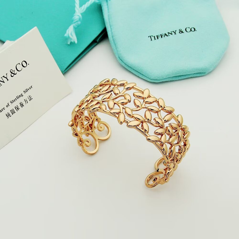 Tiffany Gold Vintage-Inspired Bracelet 231