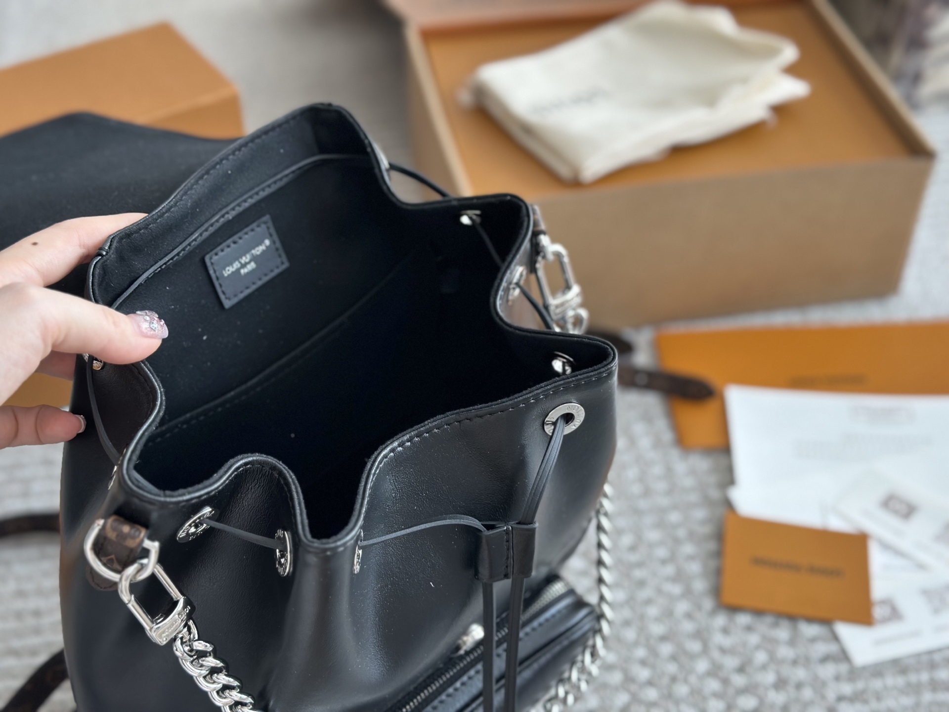LV Silver Vintage-Inspired Bag 1558