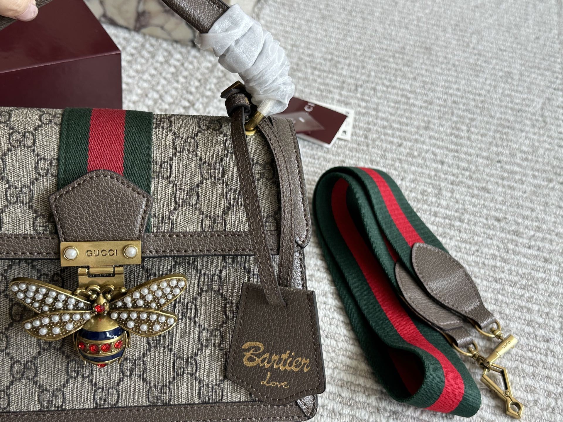 Gucci Silver Vintage-Inspired Bag 559