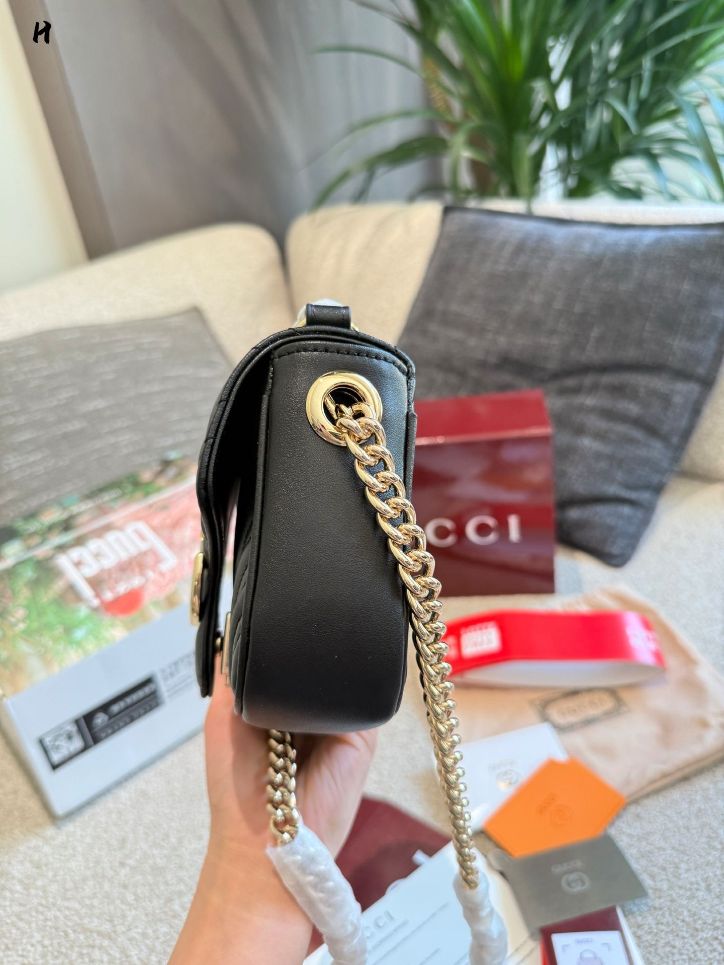 Gucci Rose Gold Logo-Accented Bag 551
