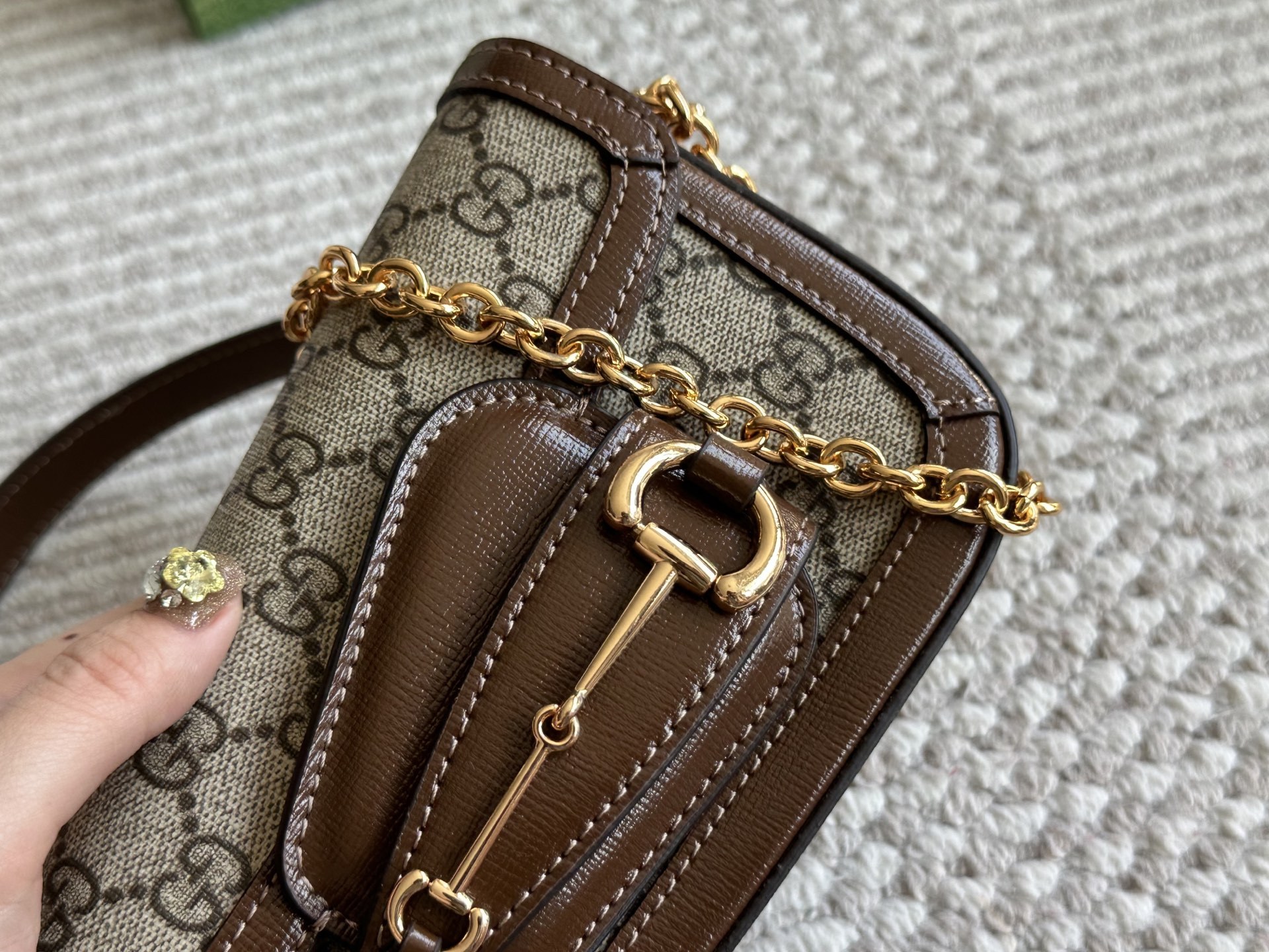 Gucci Silver Vintage-Inspired Bag 566