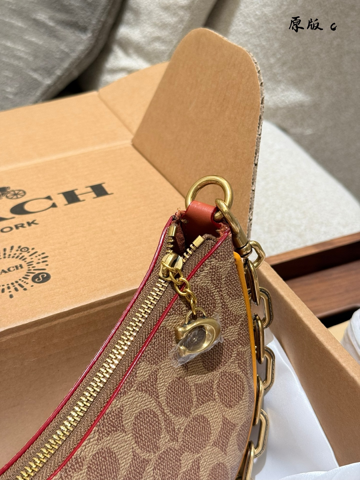 Coach Gold Delicate Bag 050