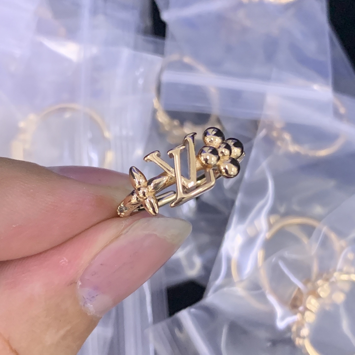 LV Rose Gold Logo-Accented Ring 604