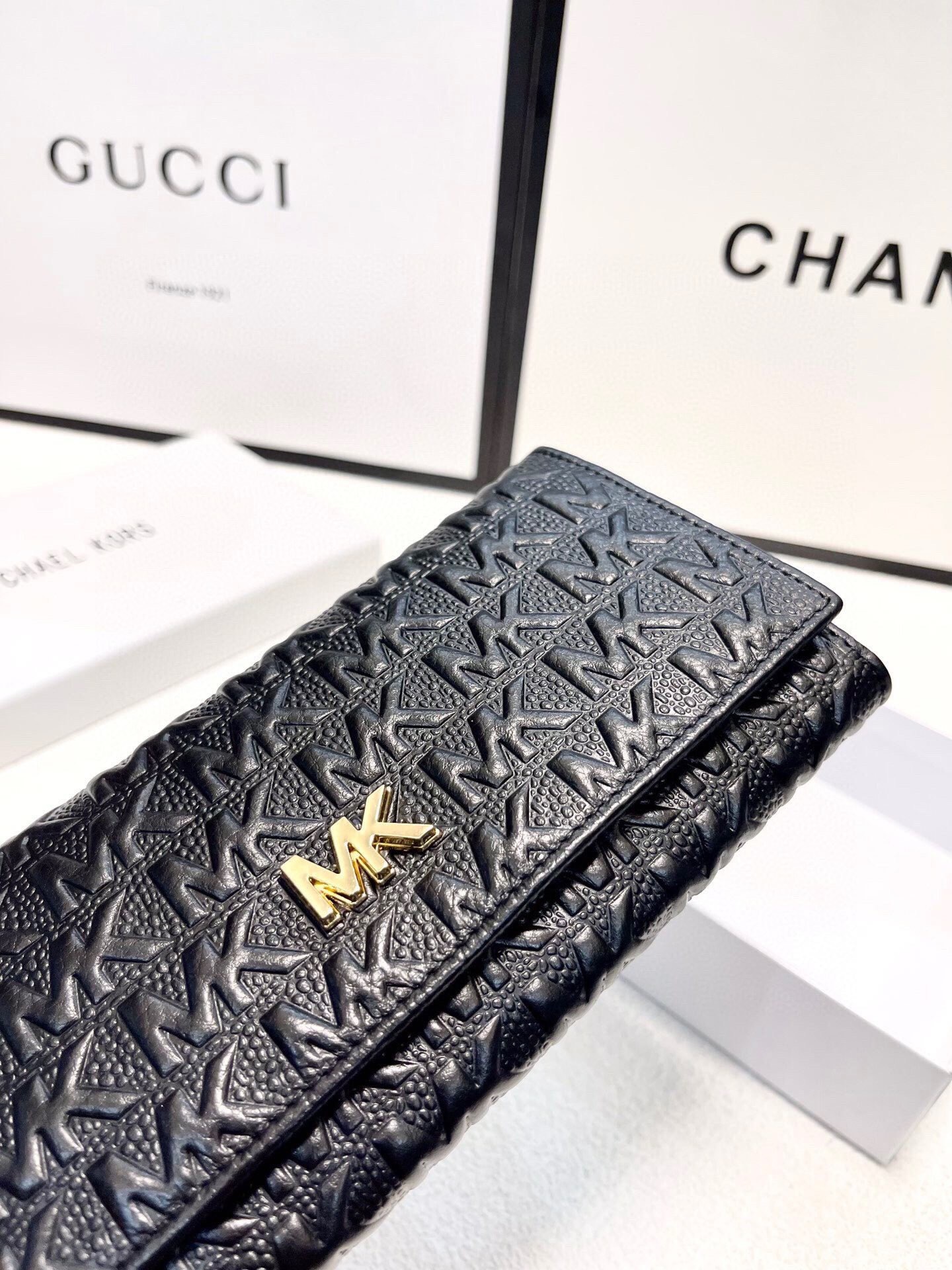 Michael Kors MK Gold Logo-Accented Wallet Bag 029