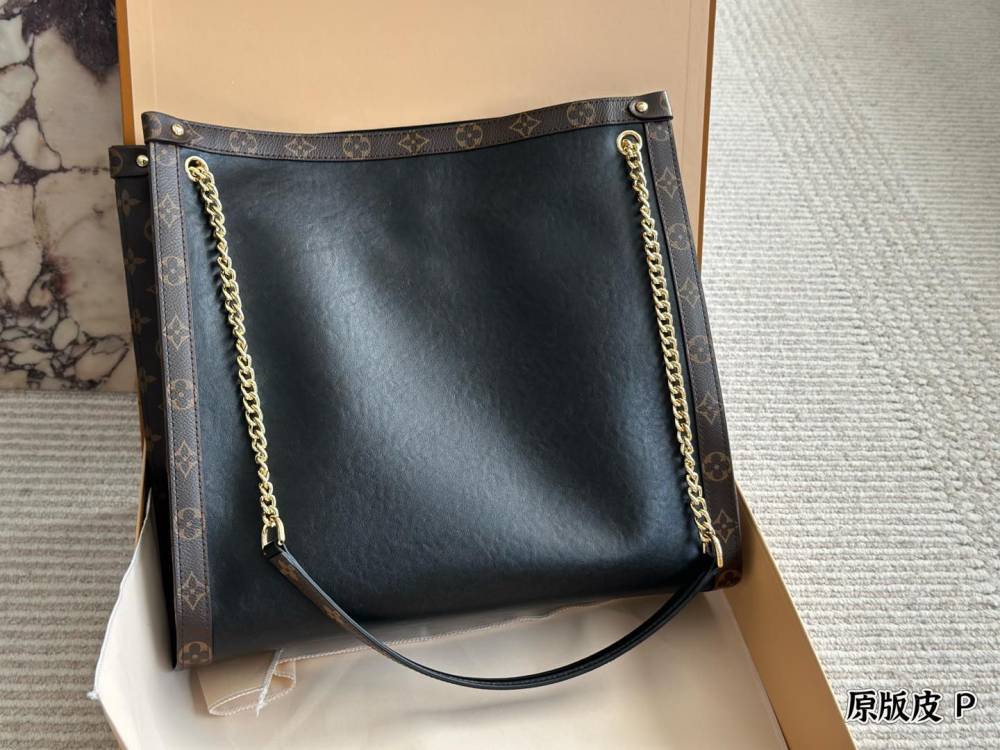 LV Silver Vintage-Inspired Bag 1617