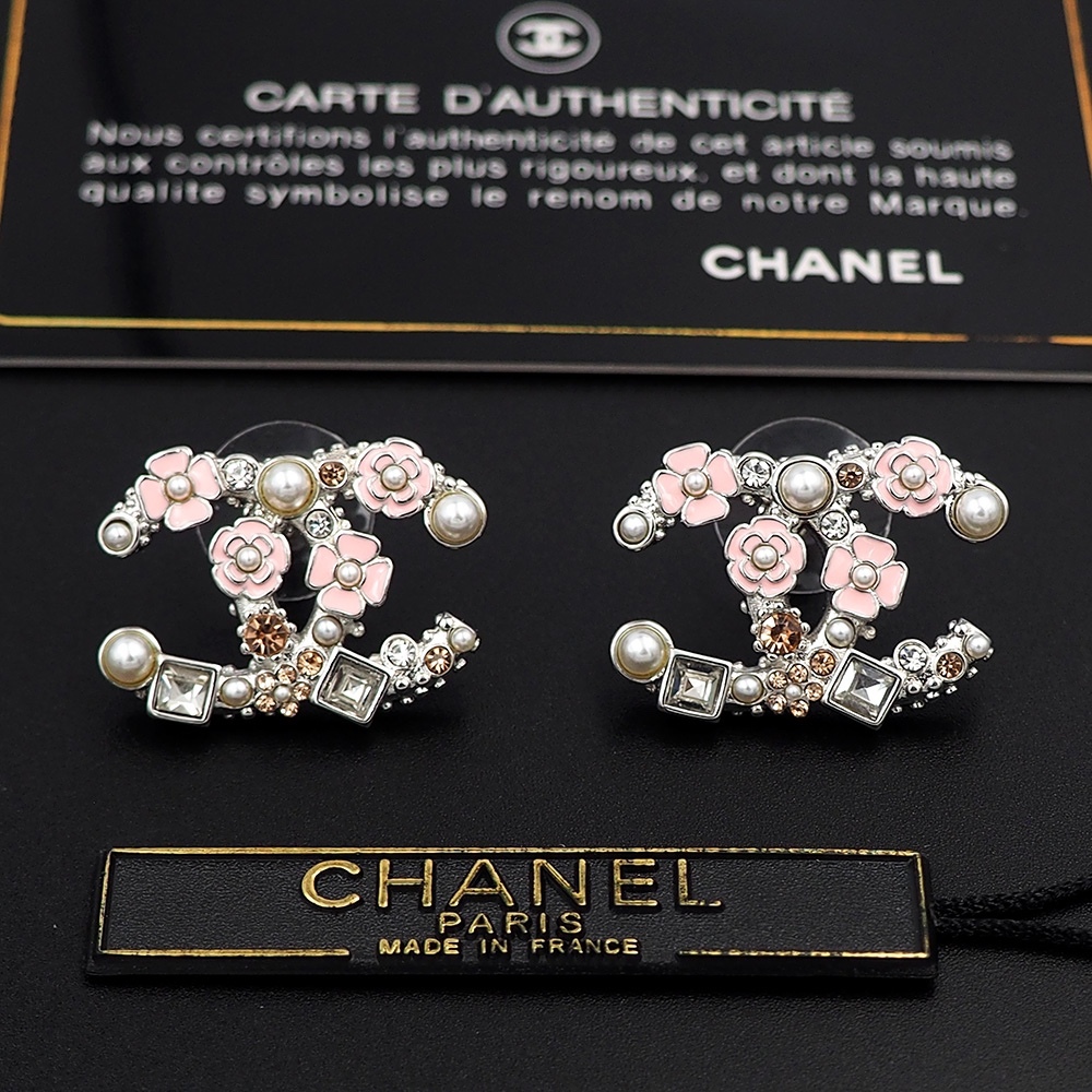 Chanel Silver Logo-Accented Earrings 042