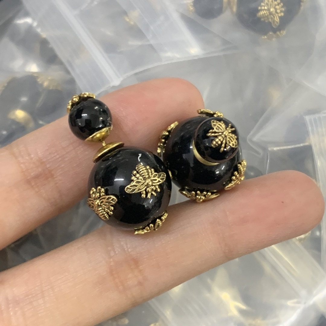 Dior Gold Vintage-Inspired Earrings 131