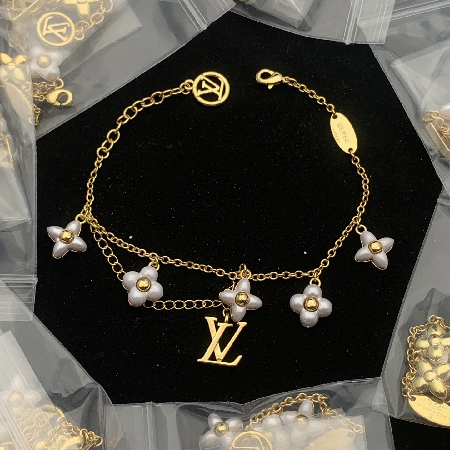 LV Gold Vintage-Inspired Bracelet 784