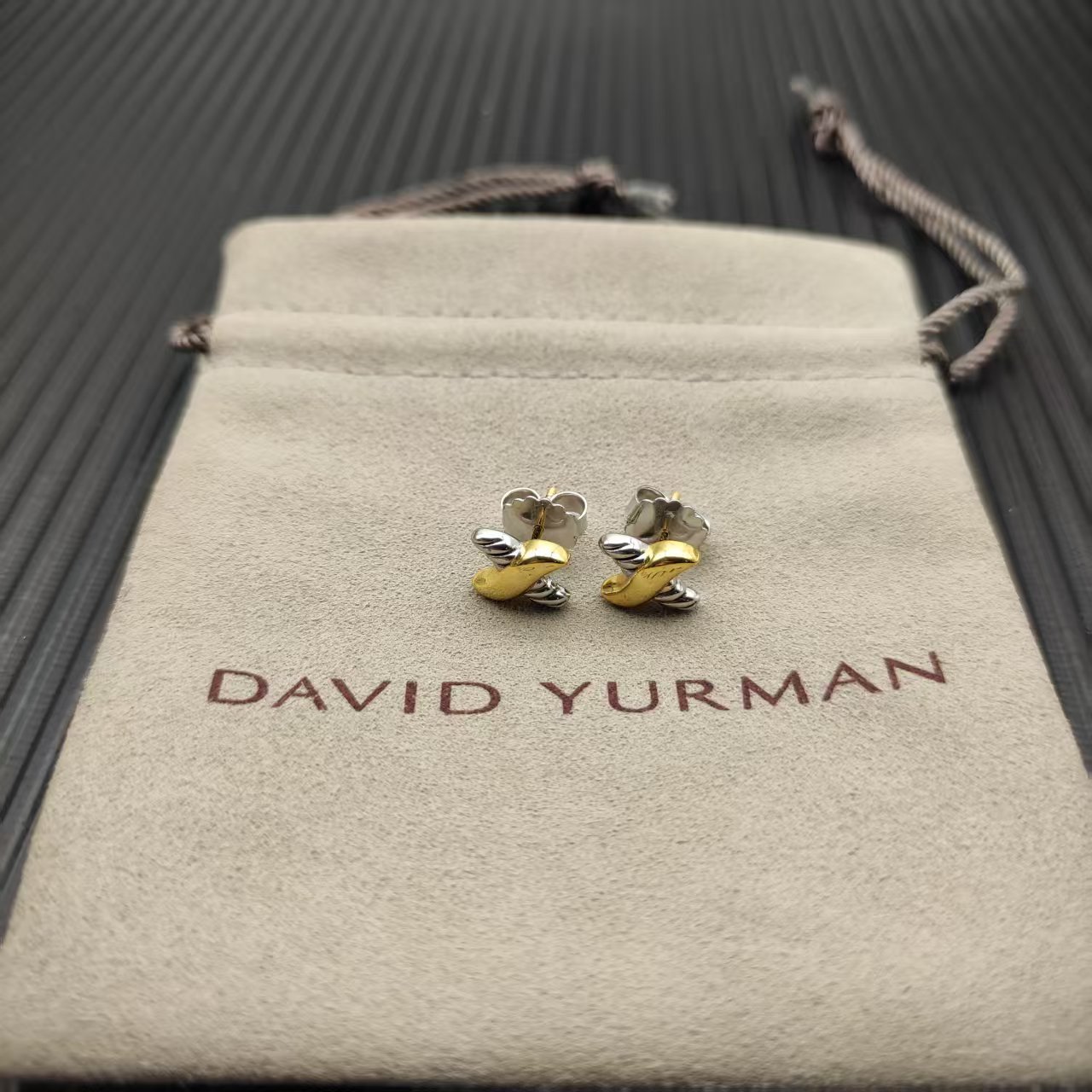 David Yurman Silver Logo-Accented Earrings 232