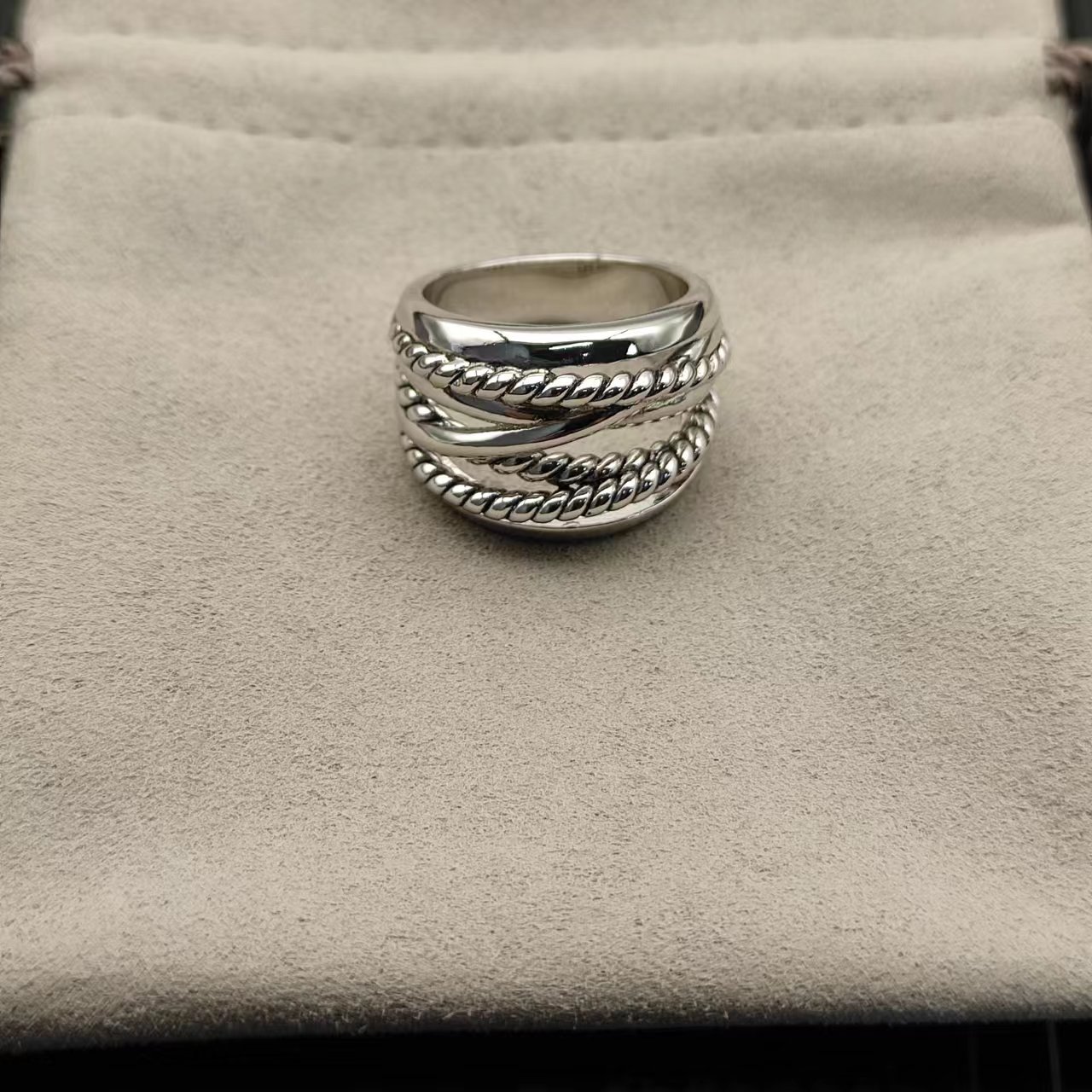 David Yurman Silver Logo-Accented Ring 288