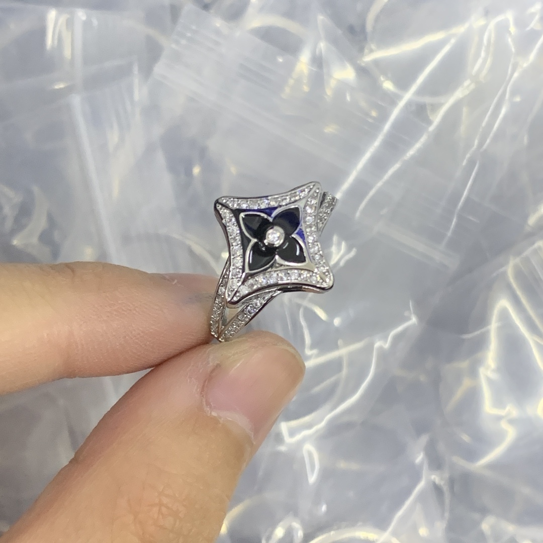 LV Silver Logo-Accented Ring 664