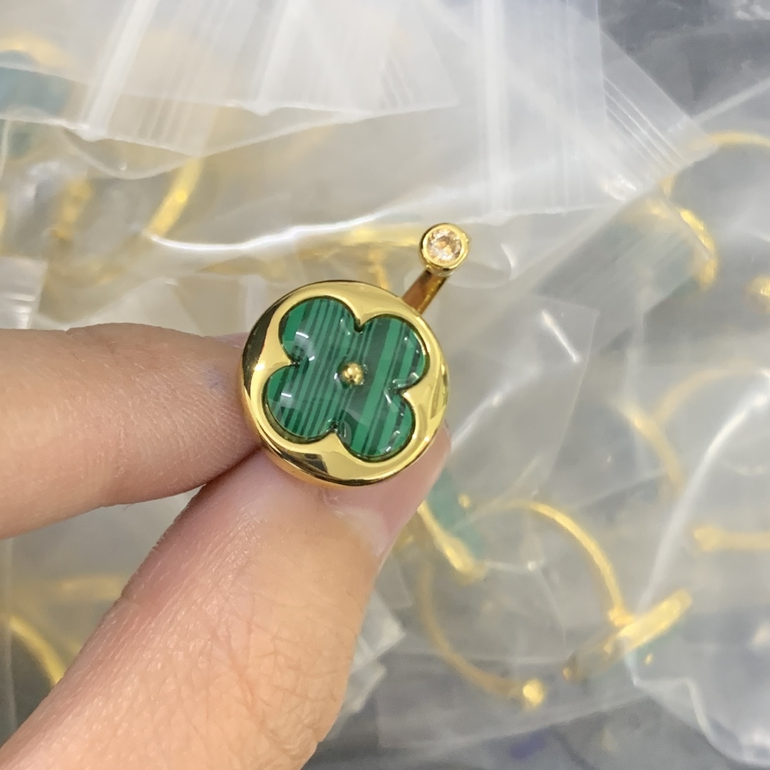 LV Green Logo-Accented Ring 686