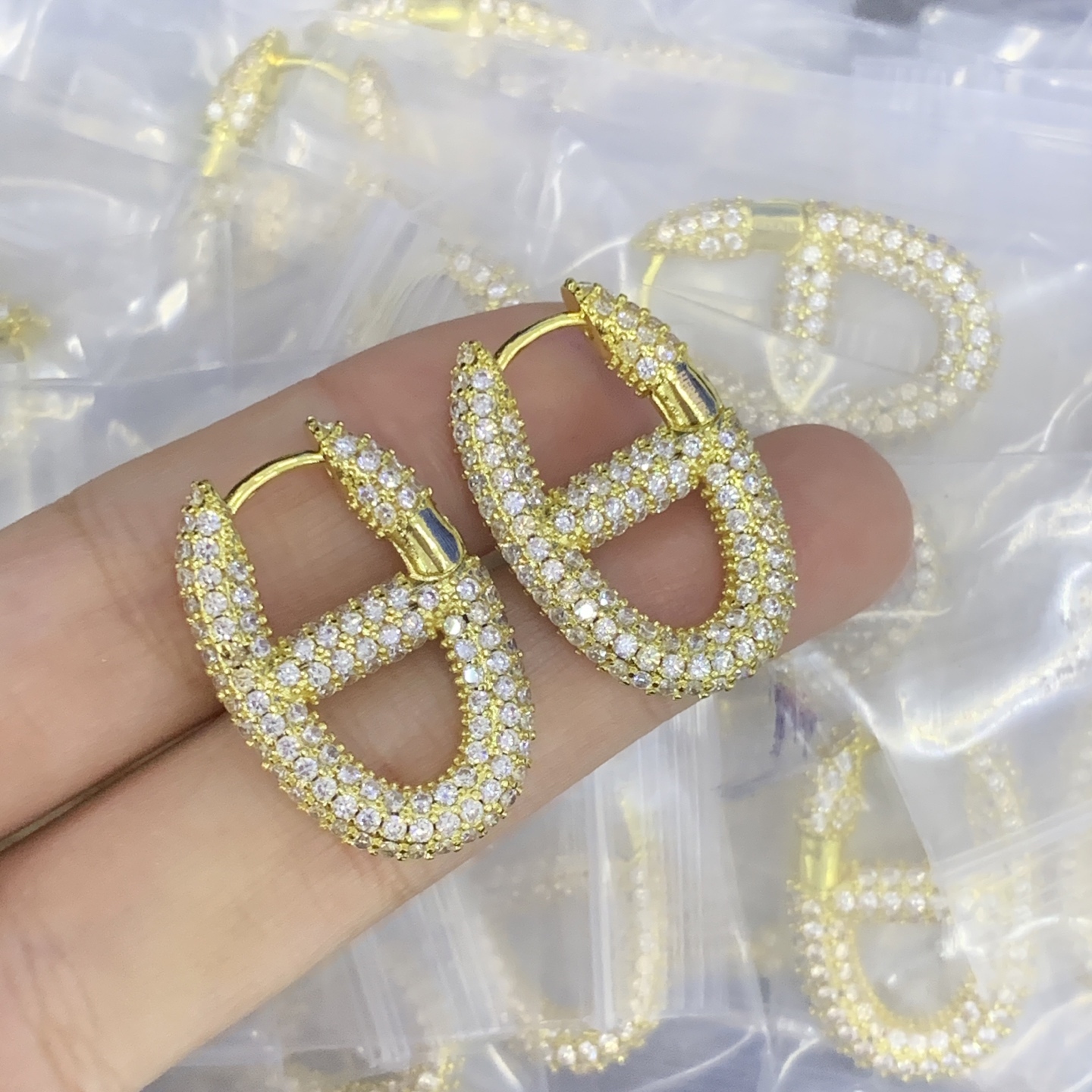 Hermes h Gold Vintage-Inspired Earrings 174