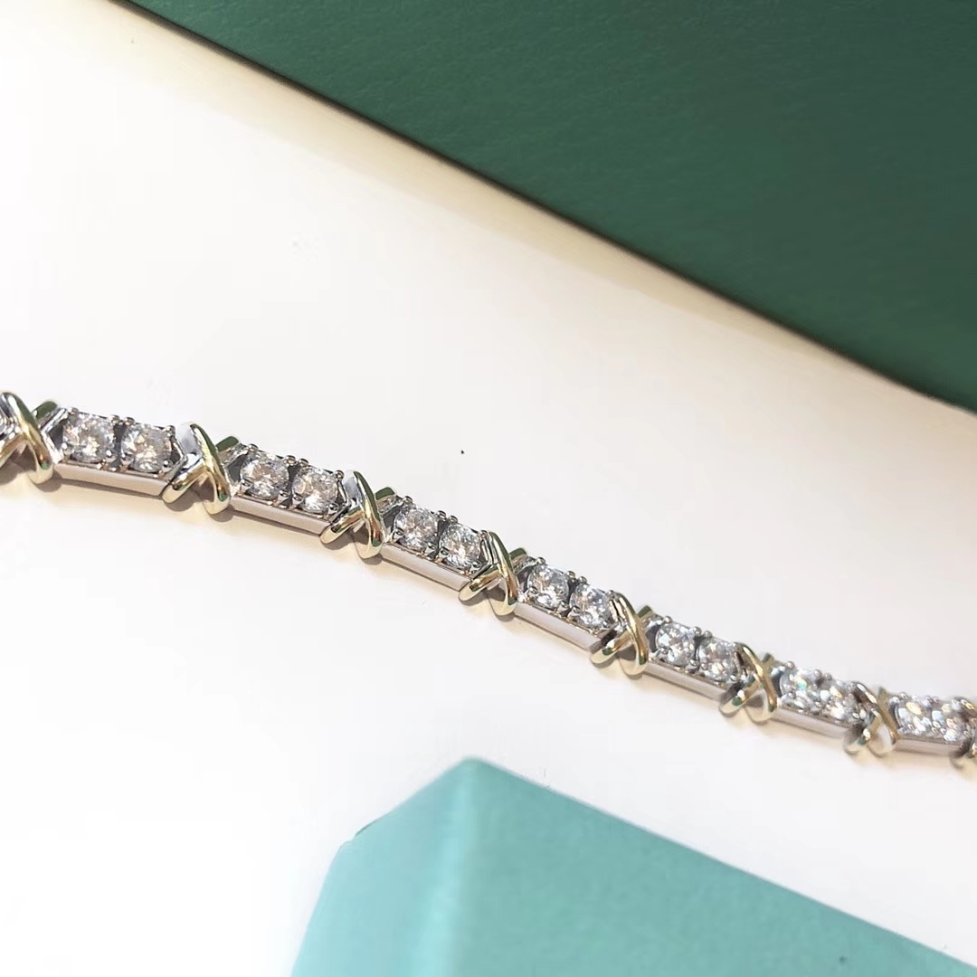 Tiffany Gold Vintage-Inspired Bracelet 240