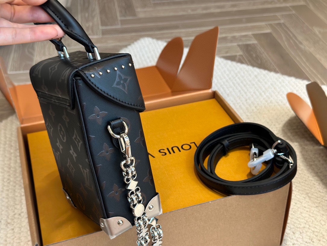 LV Orange Vintage-Inspired Bag 1555
