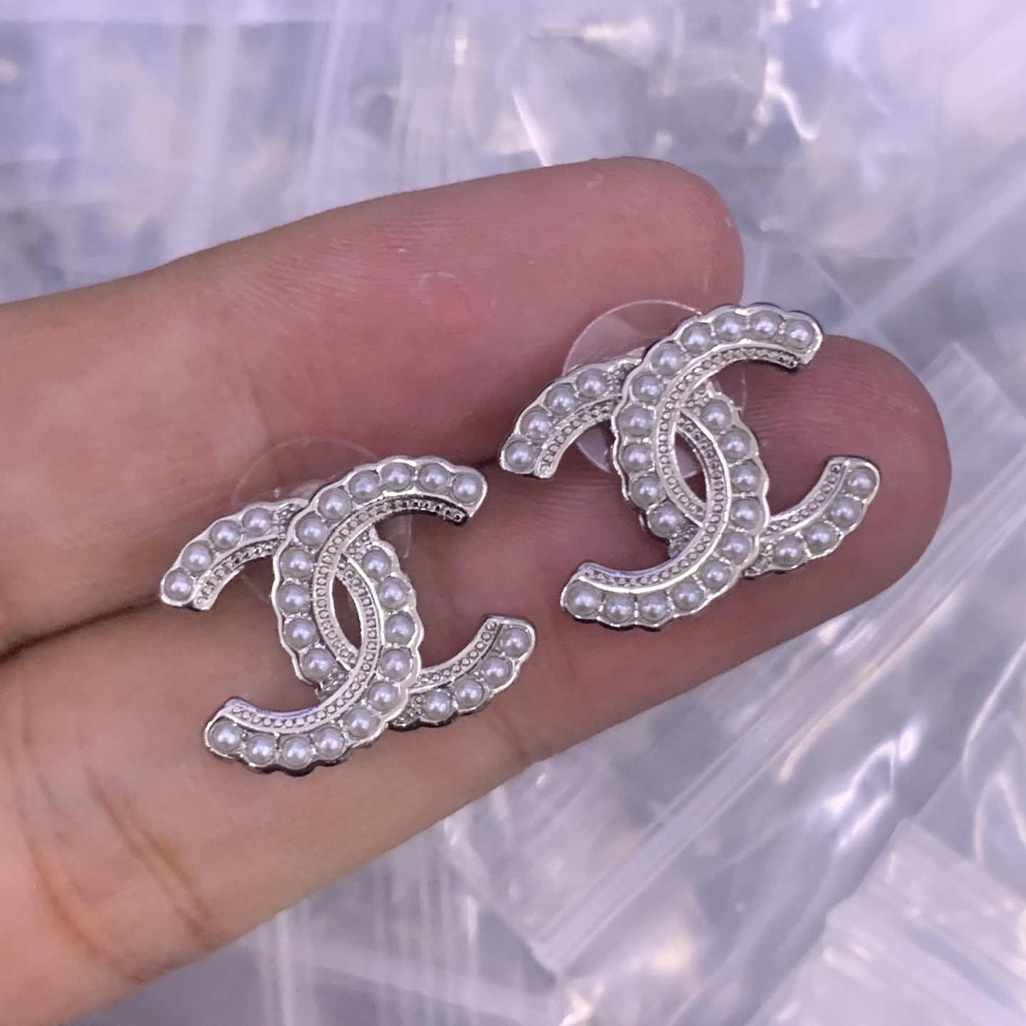 Chanel Silver Logo-Accented Earrings 071
