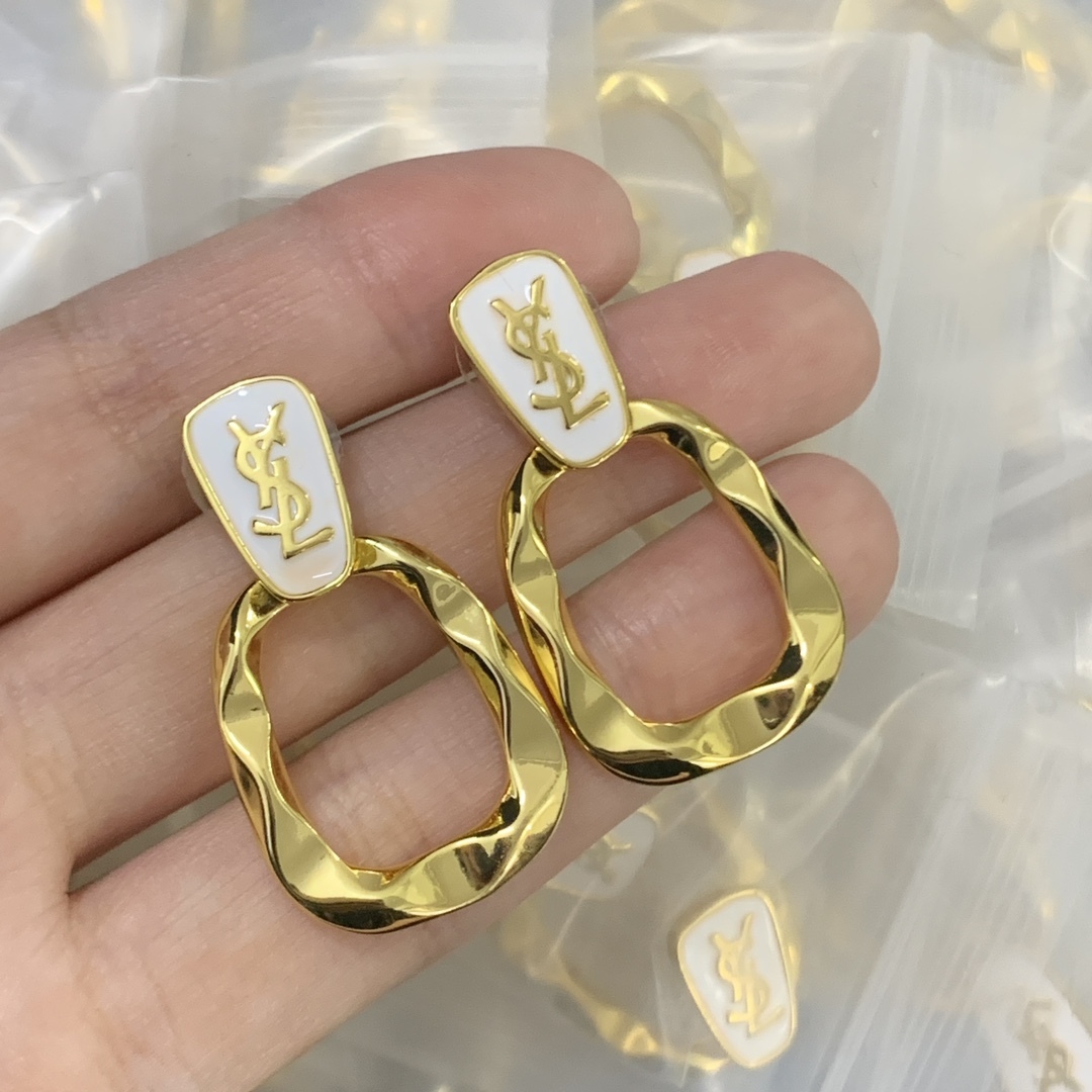 YSL Gold Vintage-Inspired Earrings 022