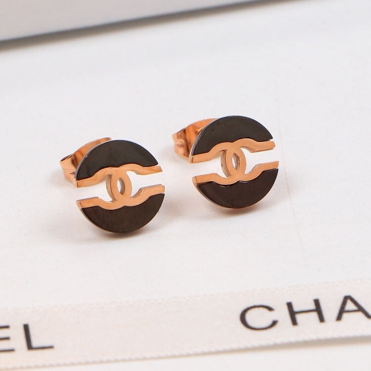 Chanel Gold Logo-Accented Earrings 007
