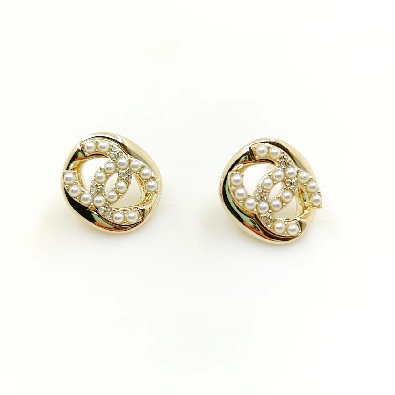 Chanel Silver Logo-Accented Earrings 017