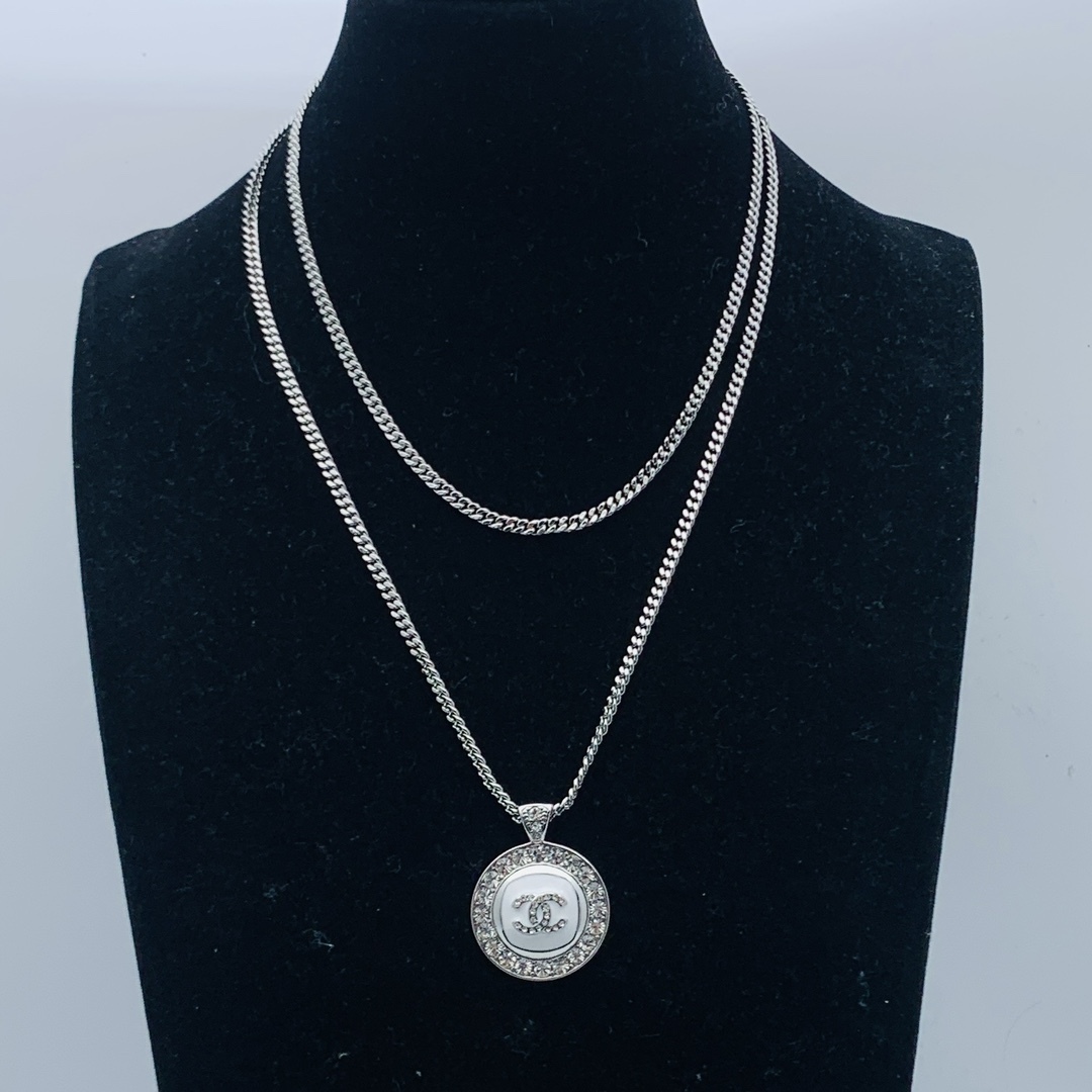 Chanel Silver Vintage-Inspired Necklace 902