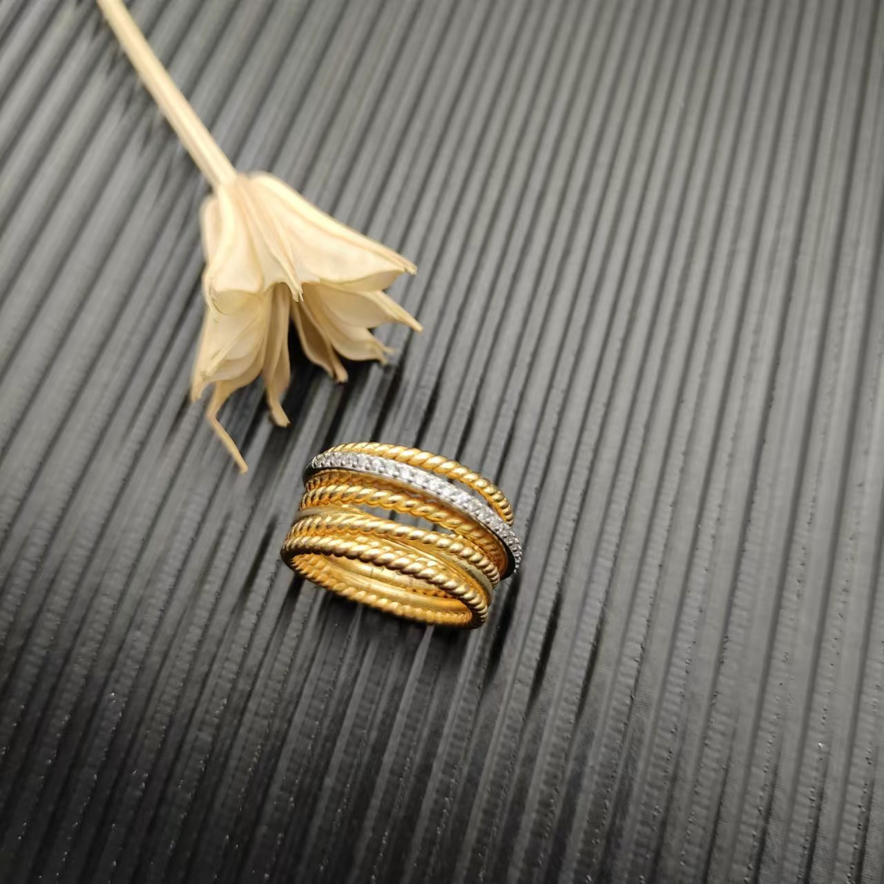 David Yurman Gold Logo-Accented Ring 289