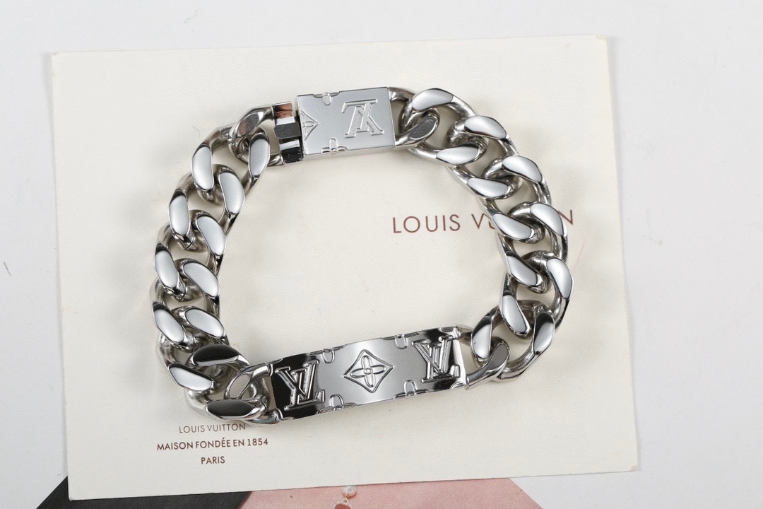 LV bracelet 179