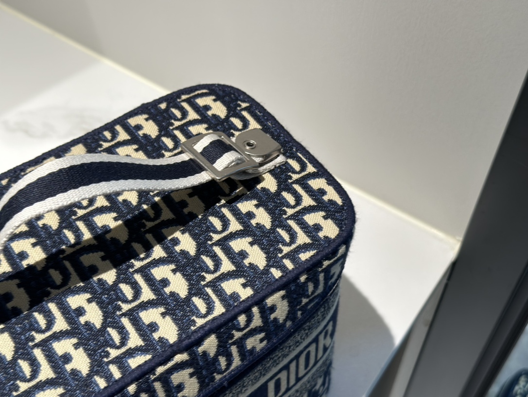 Dior Silver Vintage-Inspired Bag 751
