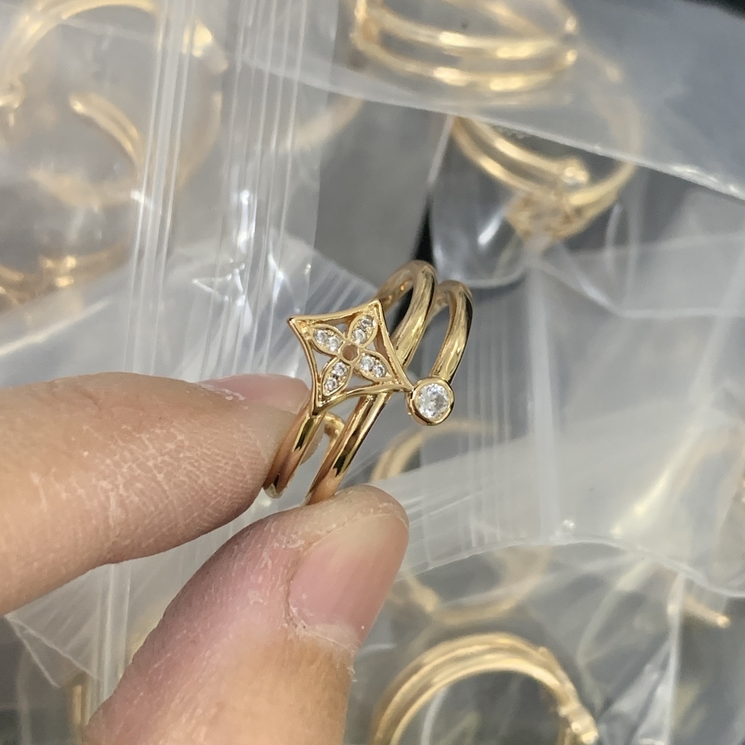 LV Rose Gold Logo-Accented Ring 1027