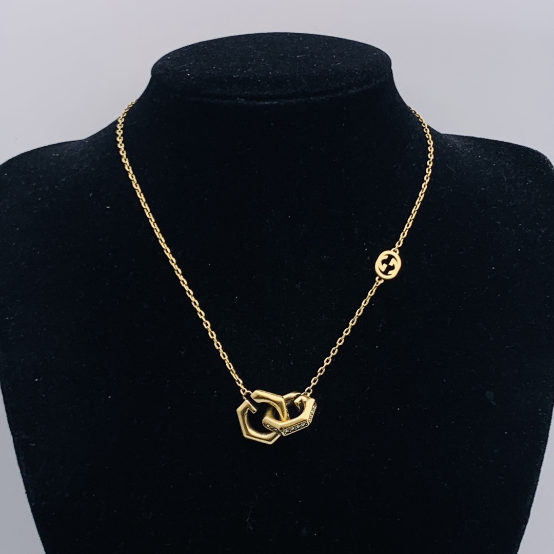Gucci Rose Gold Logo-Accented Necklace 497