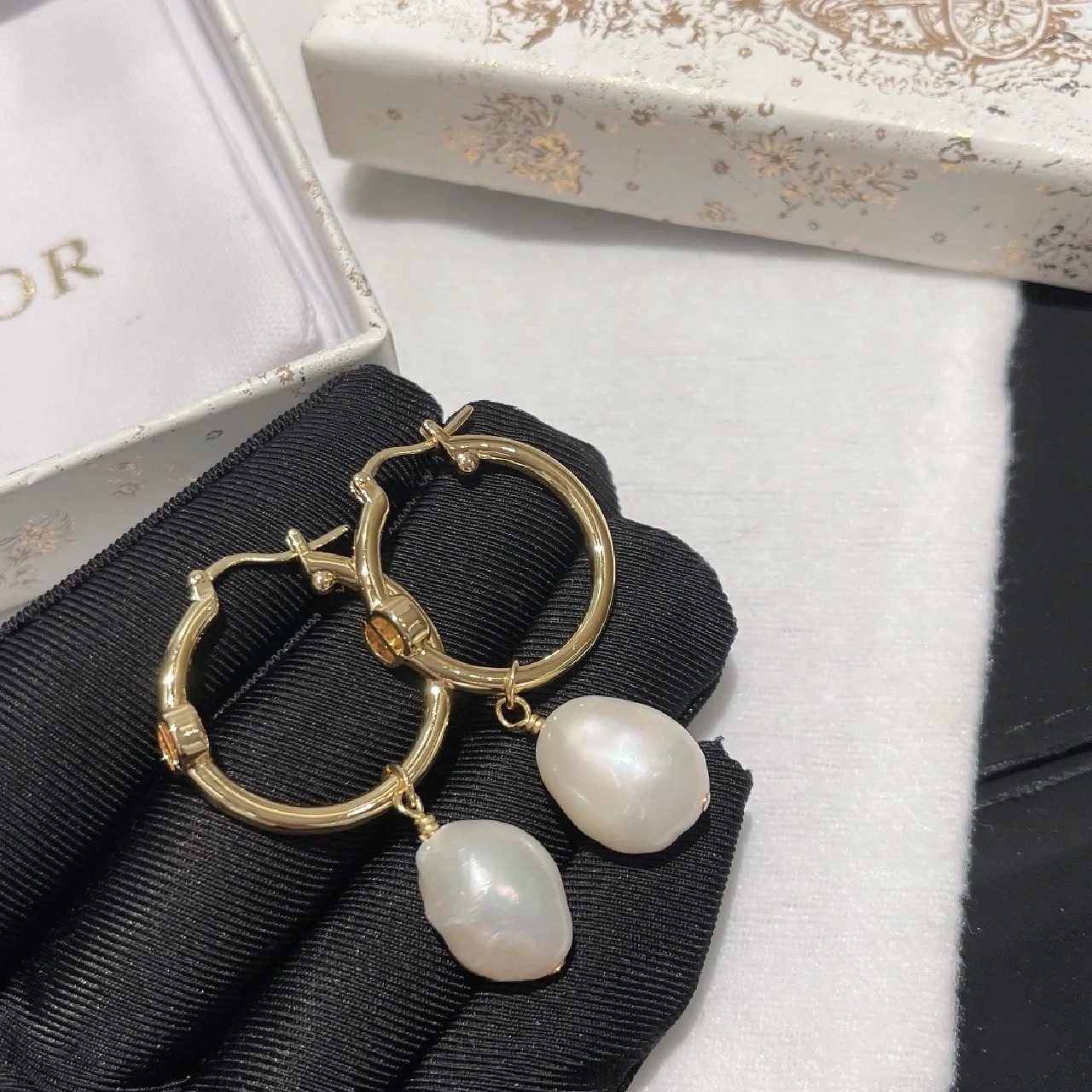 Dior Silver Vintage-Inspired Earrings 013