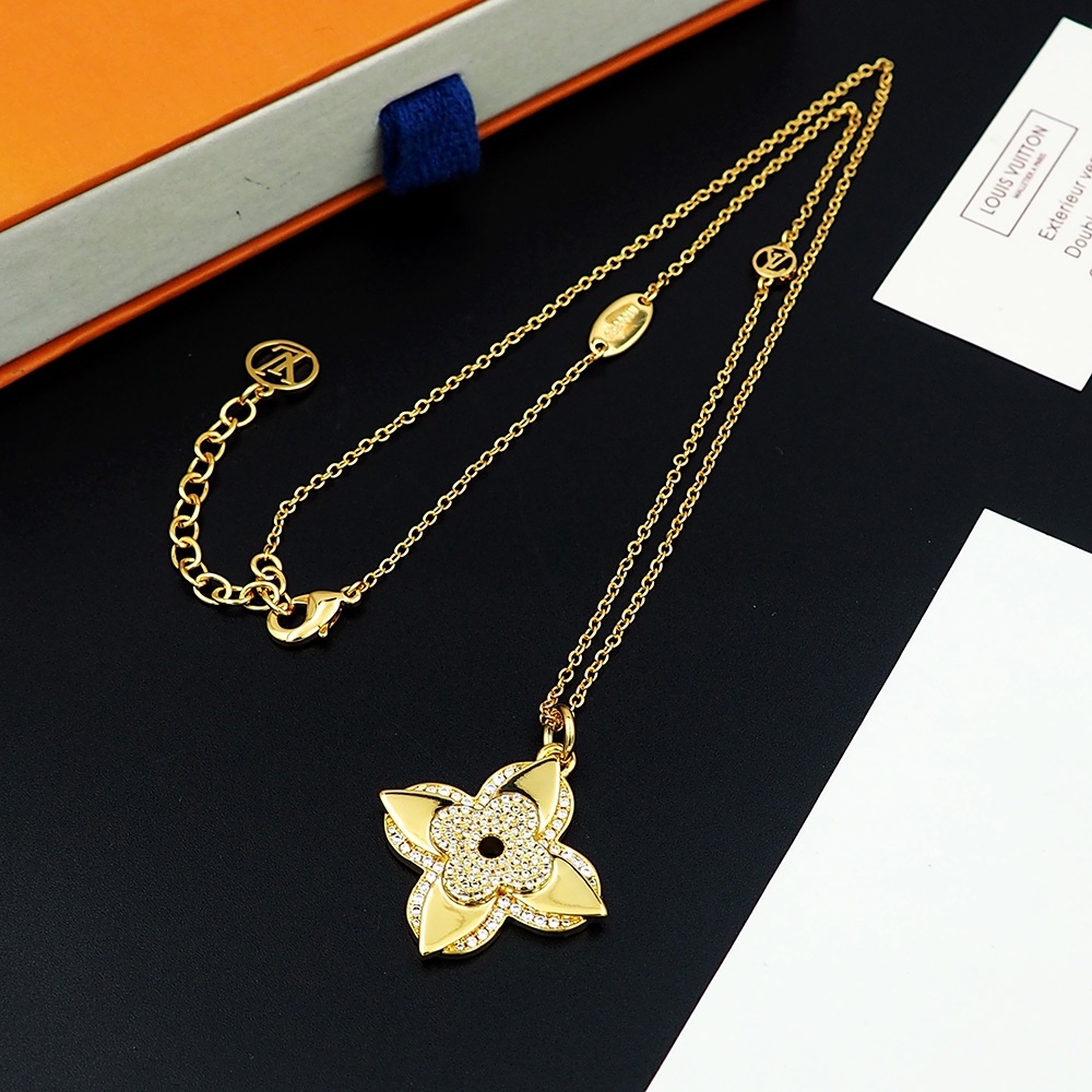 LV Gold Vintage-Inspired Necklace 371