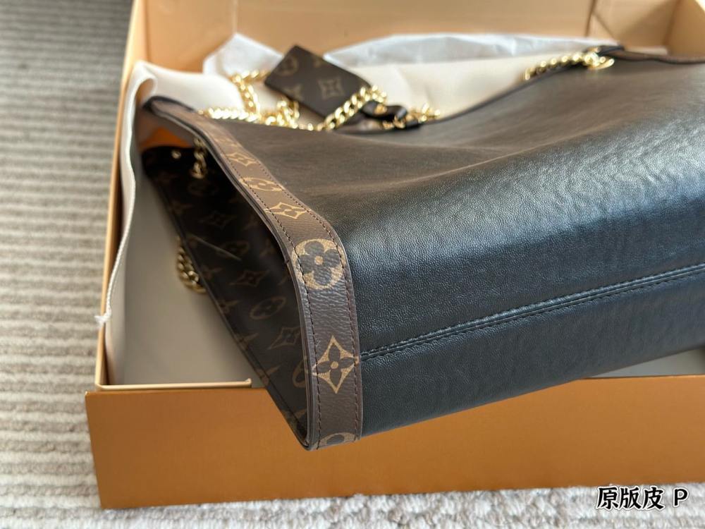 LV Silver Vintage-Inspired Bag 1617