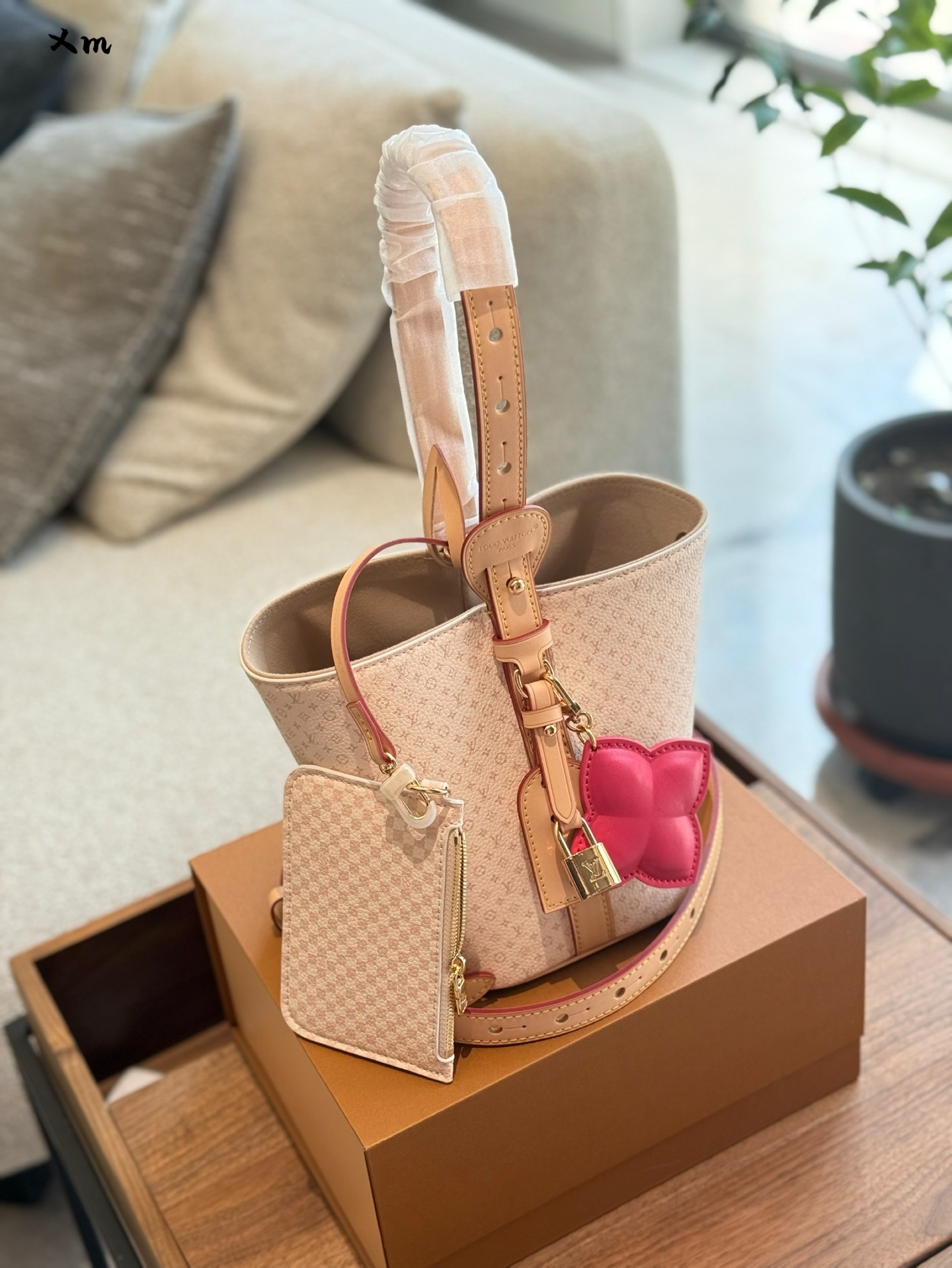 LV Rose Gold Vintage-Inspired Bag 1400