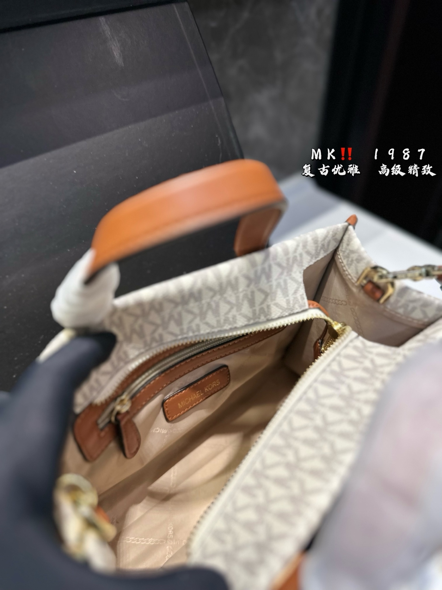 Michael Kors MK EMPIRE Orange Modern Bag 019