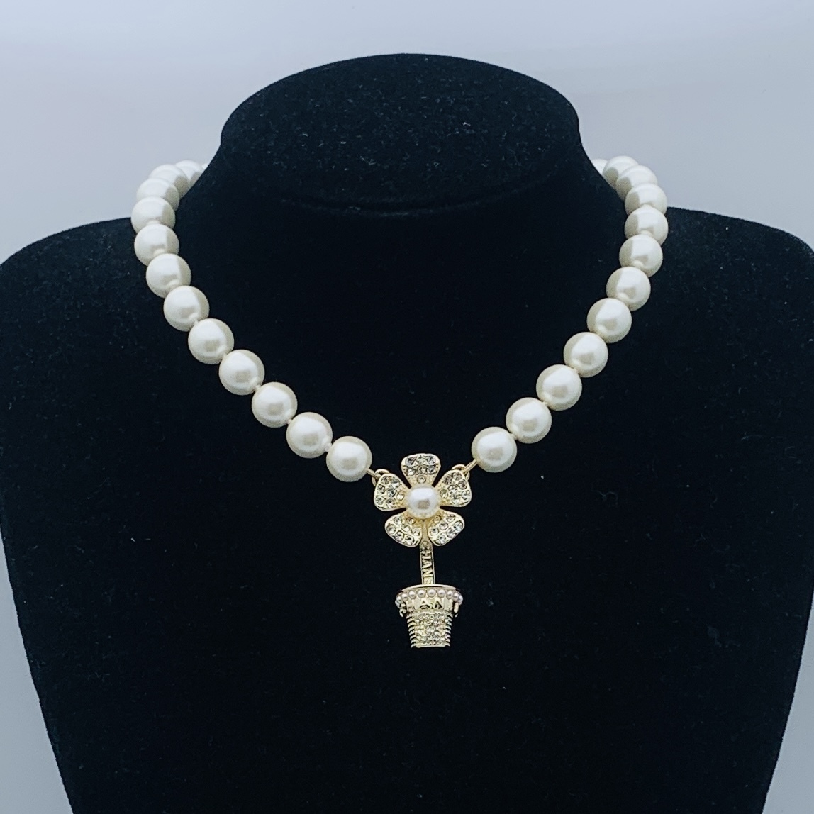 Chanel Silver Vintage-Inspired Necklace 790