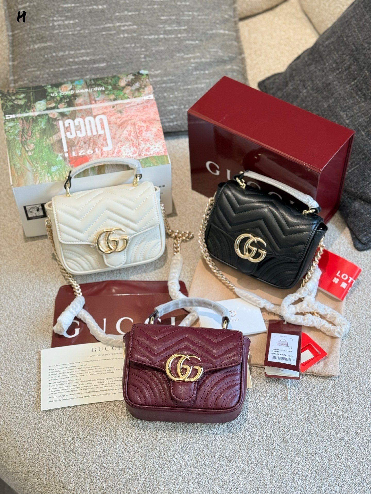 Gucci Rose Gold Logo-Accented Bag 551