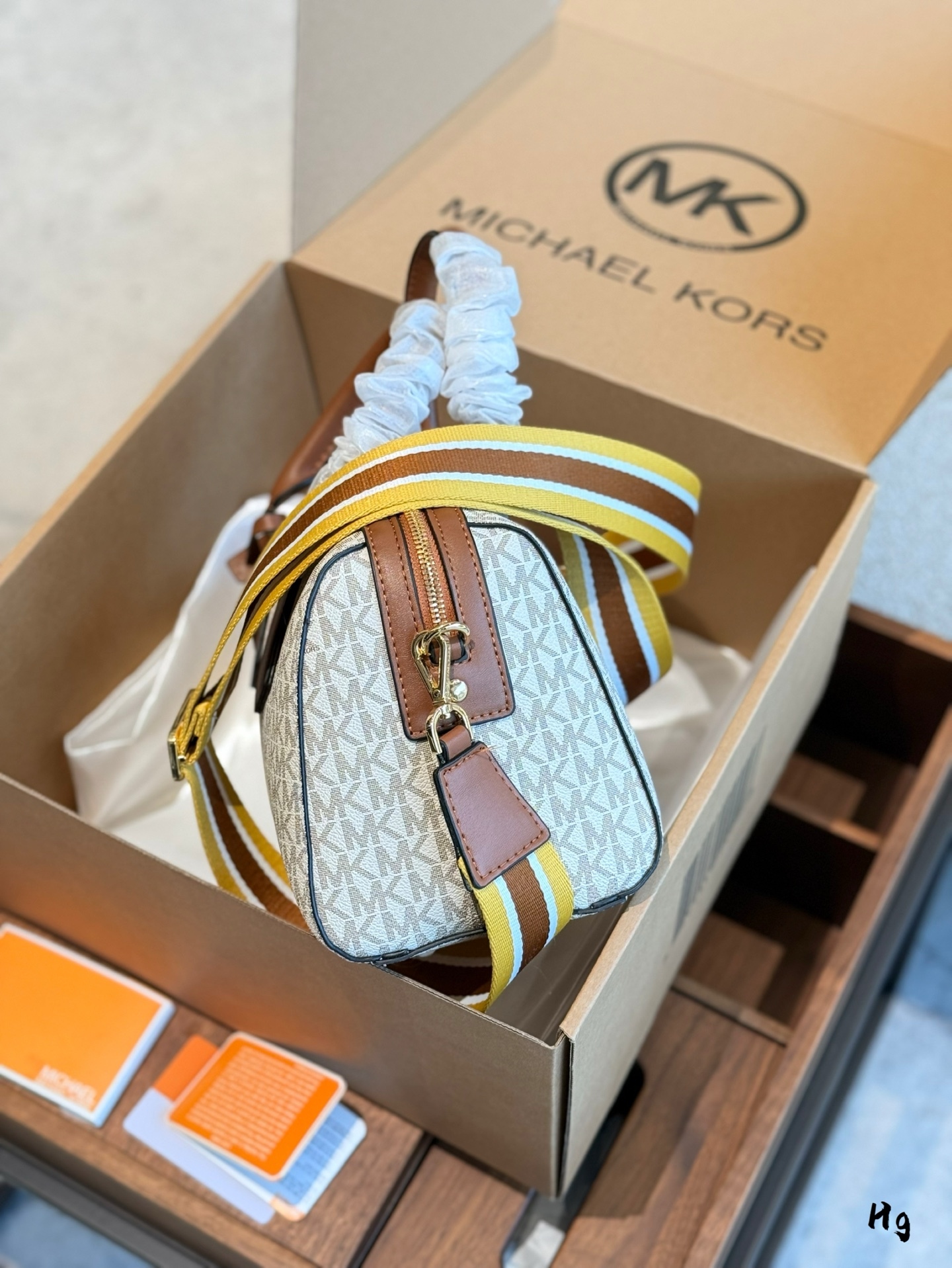 MK Beige Logo-Accented Bag 008