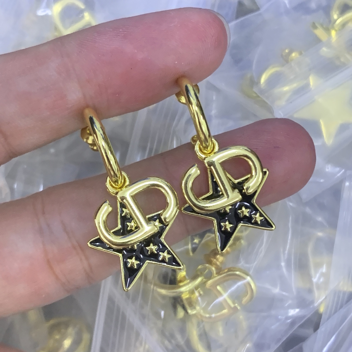 Dior Gold Logo-Accented Earrings 525