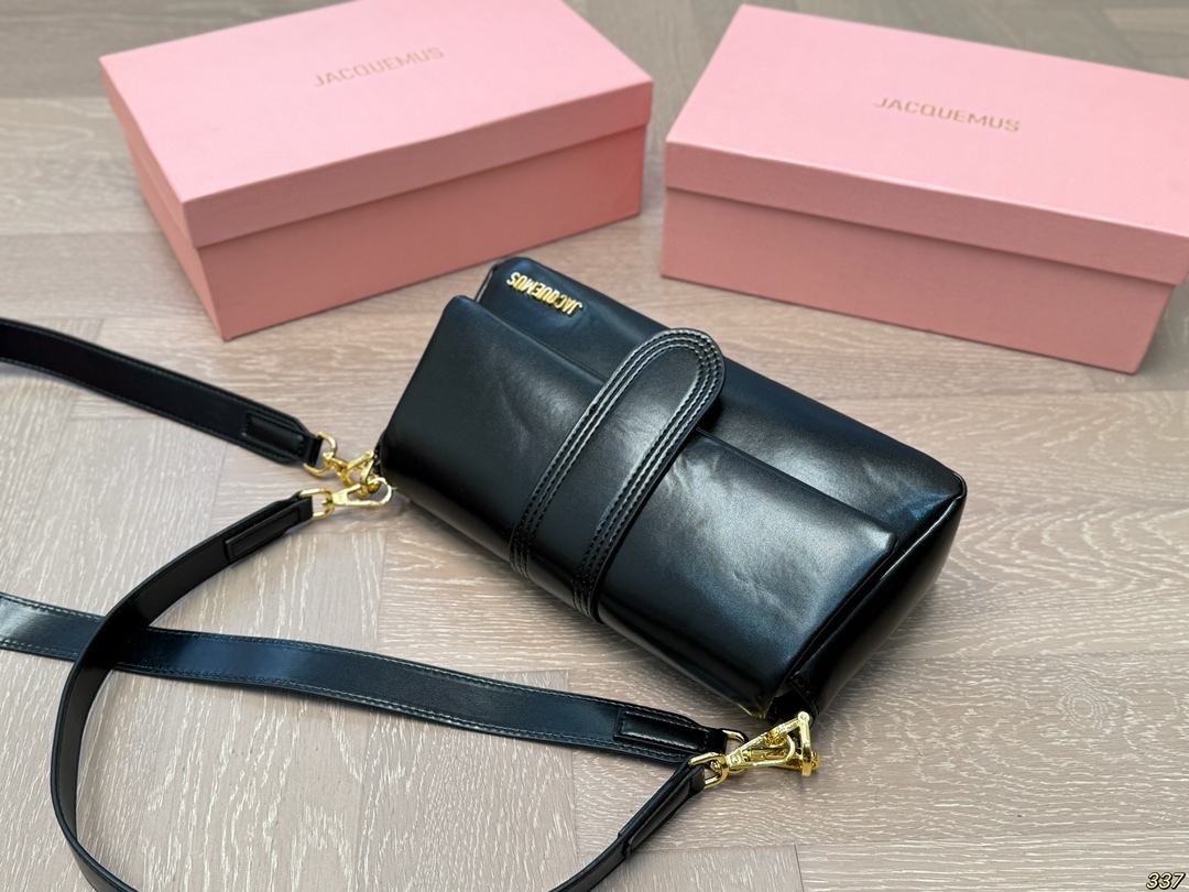 Jacquemus Rose Gold Vintage-Inspired Bag 008 27cm